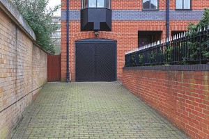 Allée de garage en mauvais état